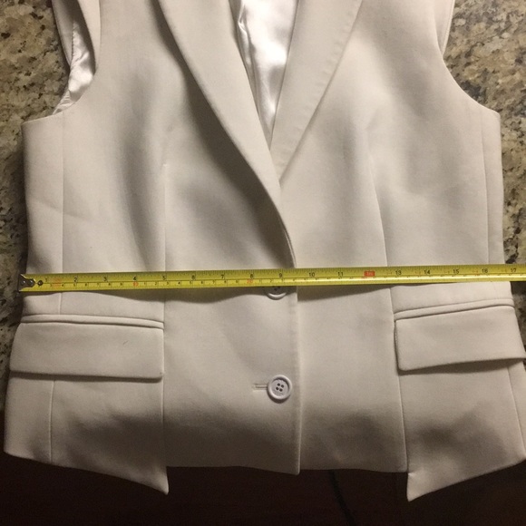 White designer vest - Picture 7 of 7